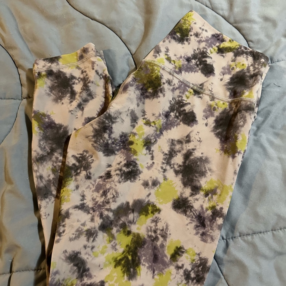 Lululemon Tie-Dye Leggings in Green and Gray